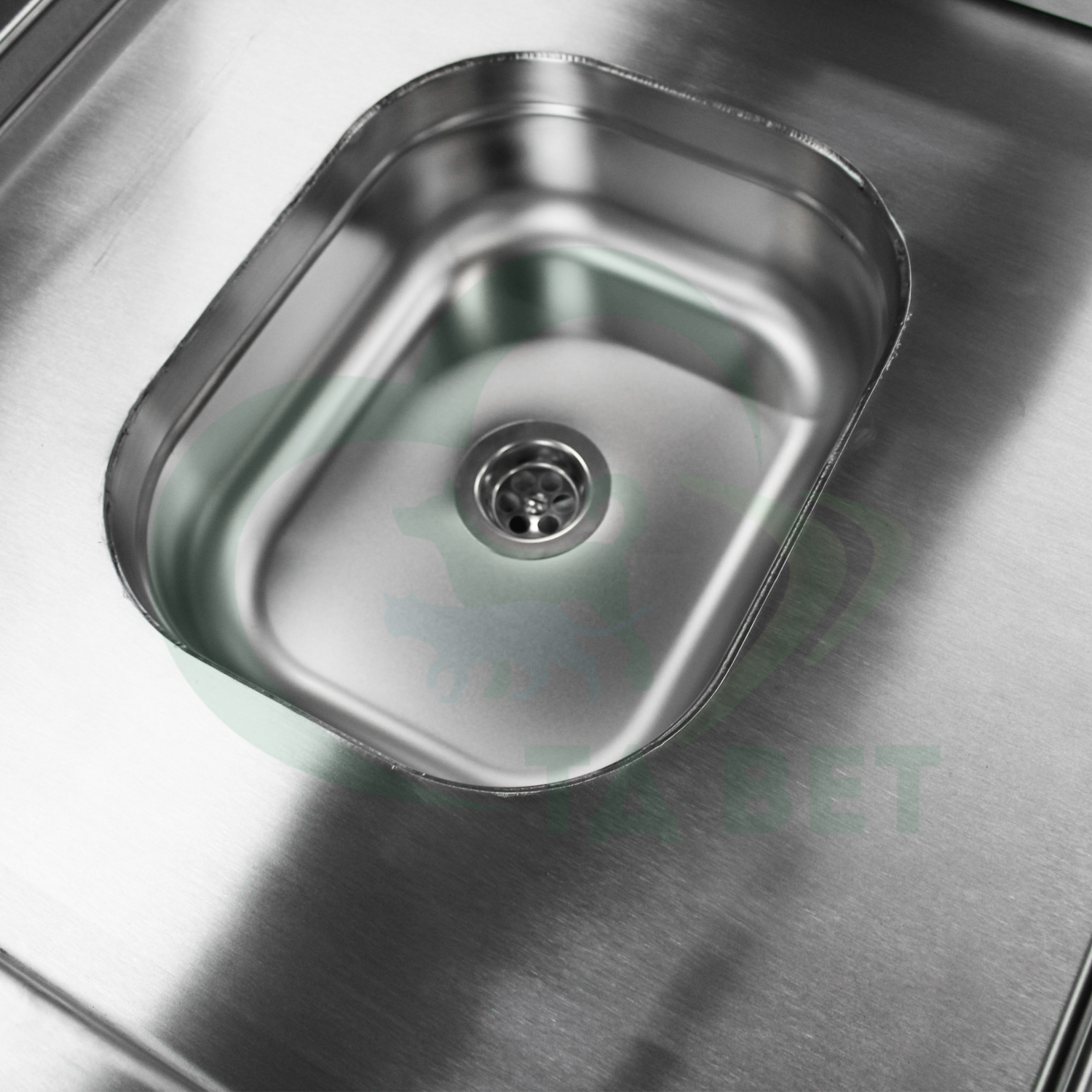 ТД ВЕТ Стол ветеринарный стоматологический VETBOT-77 с мойкой, столешница перф. лист нерж.сталь,  1300x600x(300- 1190)h мм (каркас серый, пульт ножной