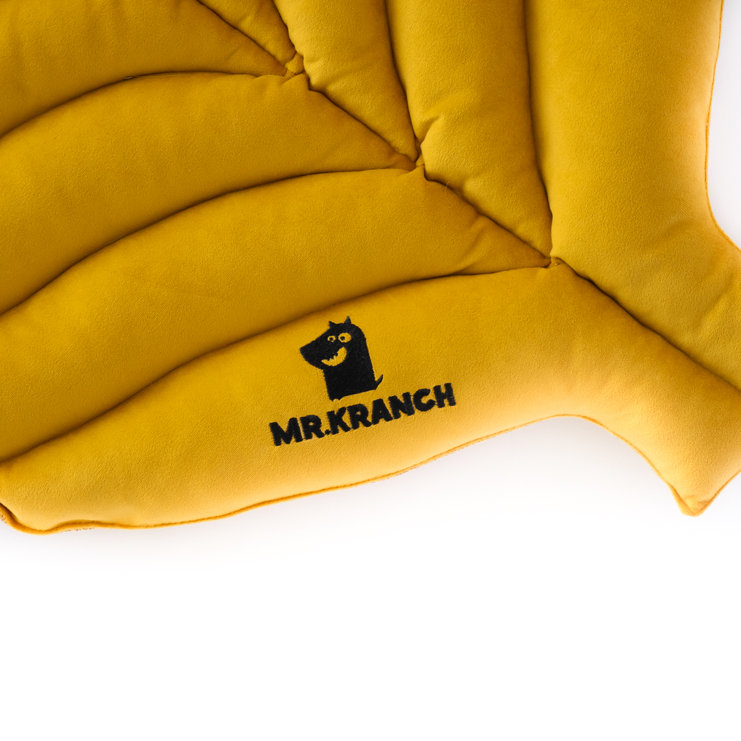 Лежанка Mr.Kranch для собак Листочек средняя двусторонняя с имитацией кожи размер 90х65х5см охра