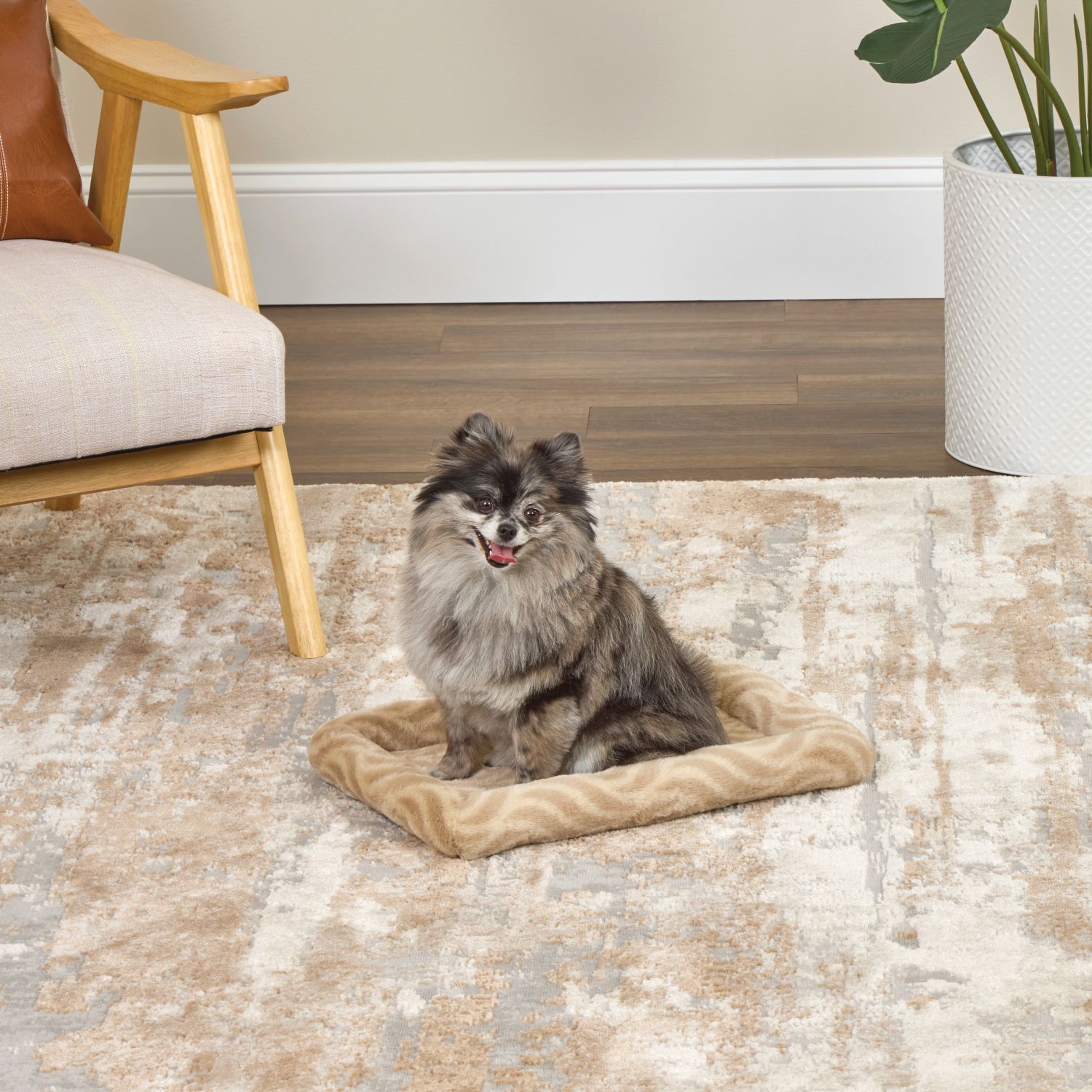 Лежанка MidWest Deluxe Wave Bed для собак и кошек меховая 41х30х6,5 см, цвет песочный