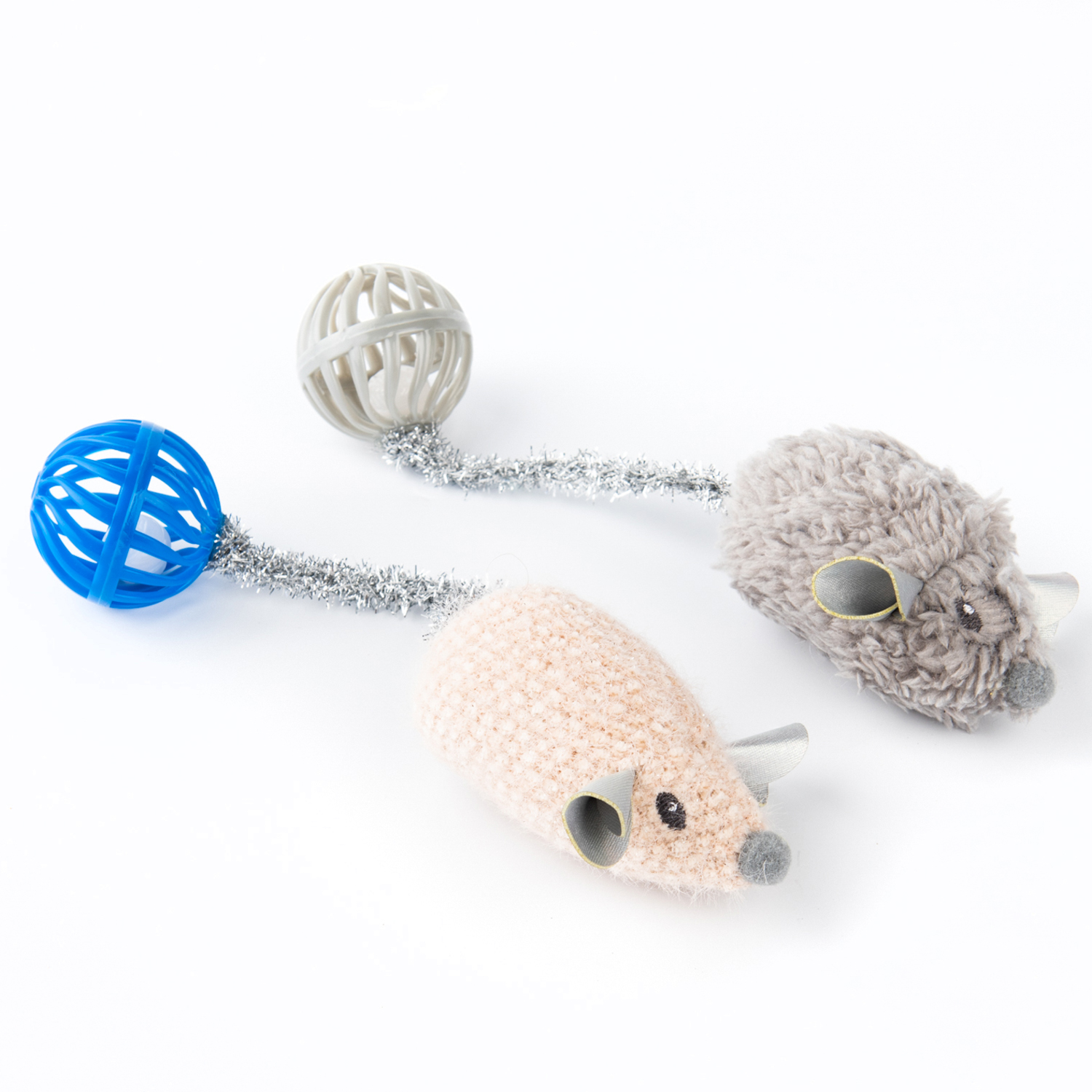 Игрушка Petpark для кошек Мышки с хвостами-шариками с кошачьей мятой (2 шт в комплекте)