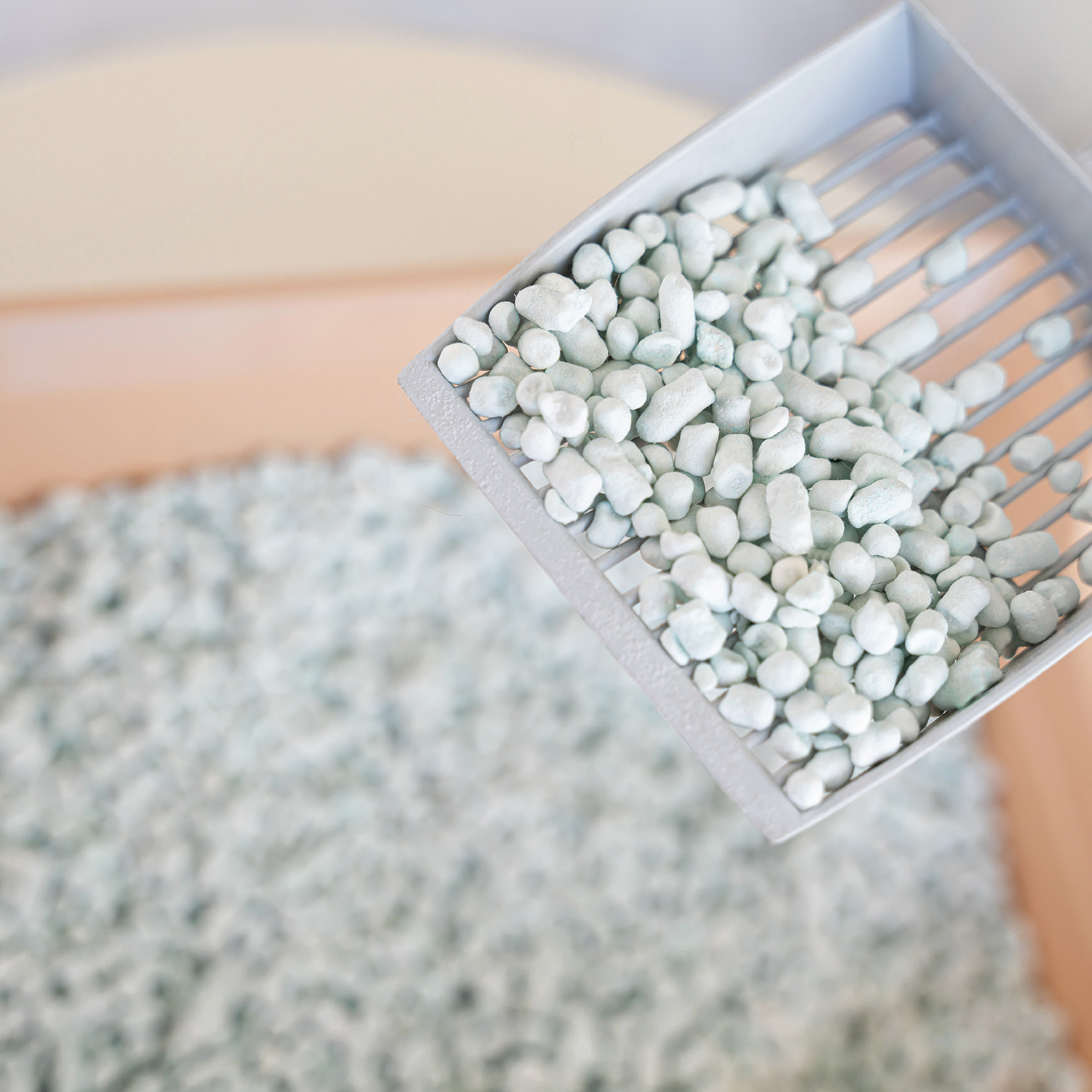 Бумажный комкующийся наполнитель Cat's choice с цветовым индикатором комка 6 л/1,5 кг