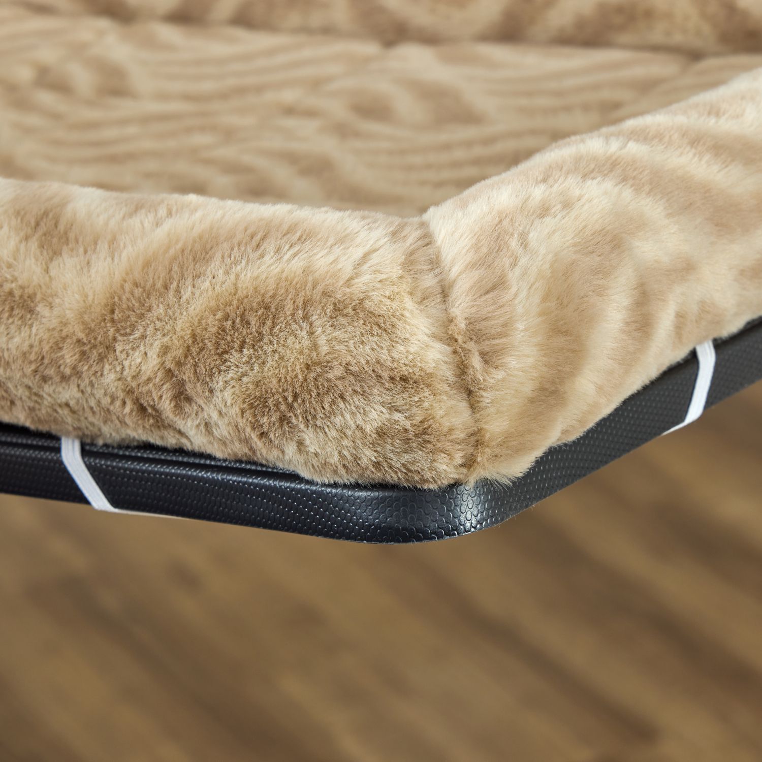 Лежанка MidWest Deluxe Wave Bed для собак и кошек меховая 70,5х53х7,5 см, цвет песочный СКИДКА 20%