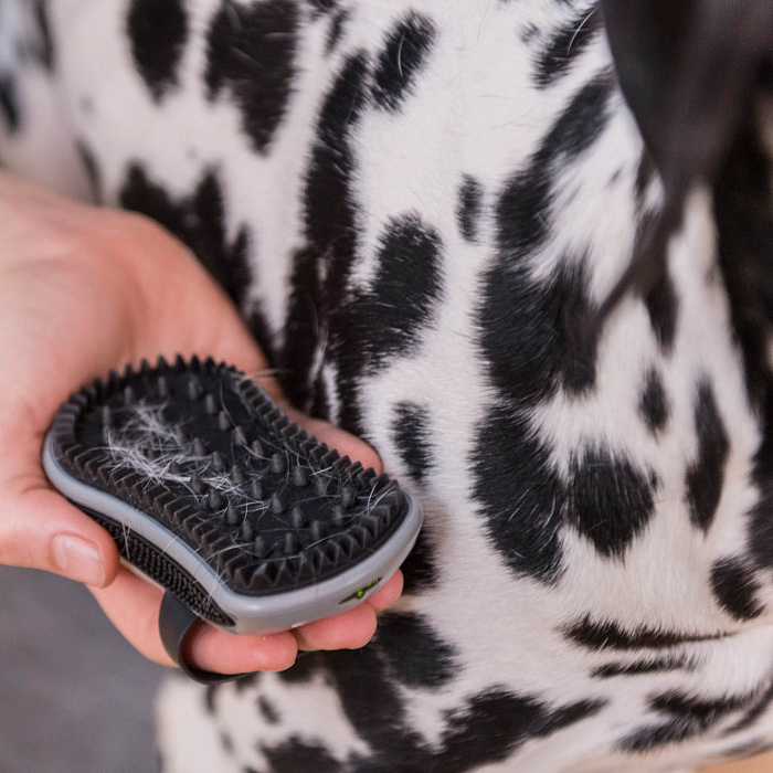 Расческа FURminator резиновая Curry Comb зубцы 5 мм