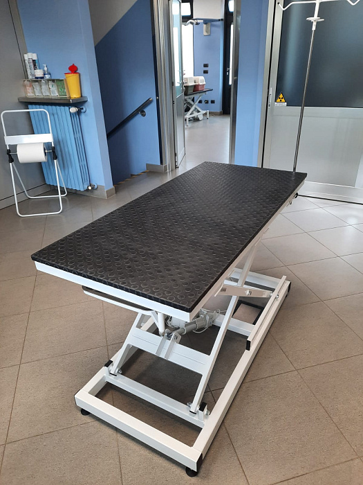 ТД ВЕТ  Стол VETBOT-72.1 без слива  со штативом, 1340х640х(330- 1050)h (каркас серый, пульт ножной)