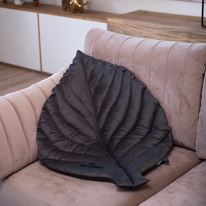 Лежанка Mr.Kranch для собак Листочек средняя размер 90х65х5см серая