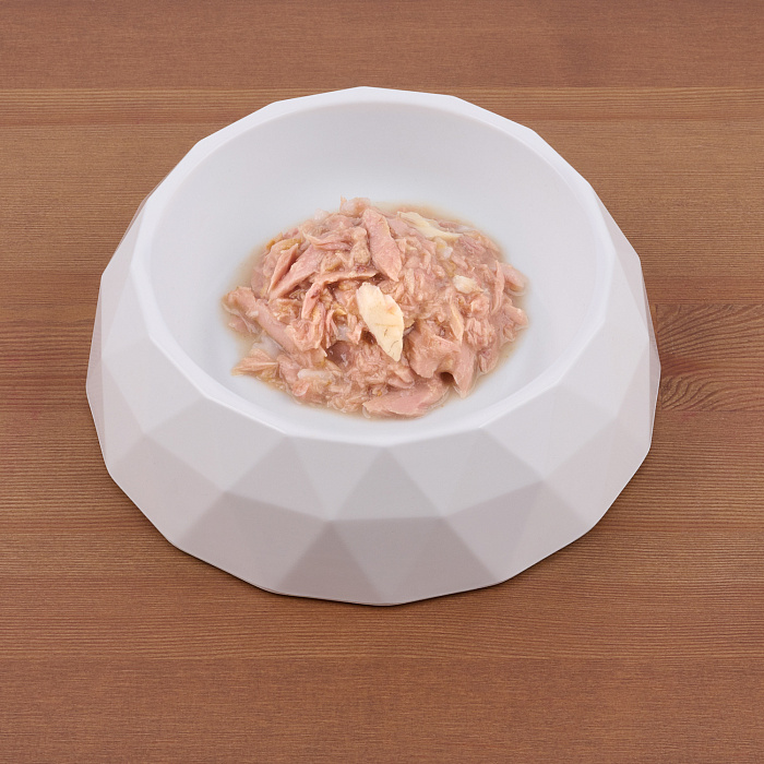 Влажный корм Monge Supreme sterilized для стерилизованных кошек из тунца с морским окунем, консервы 80 г