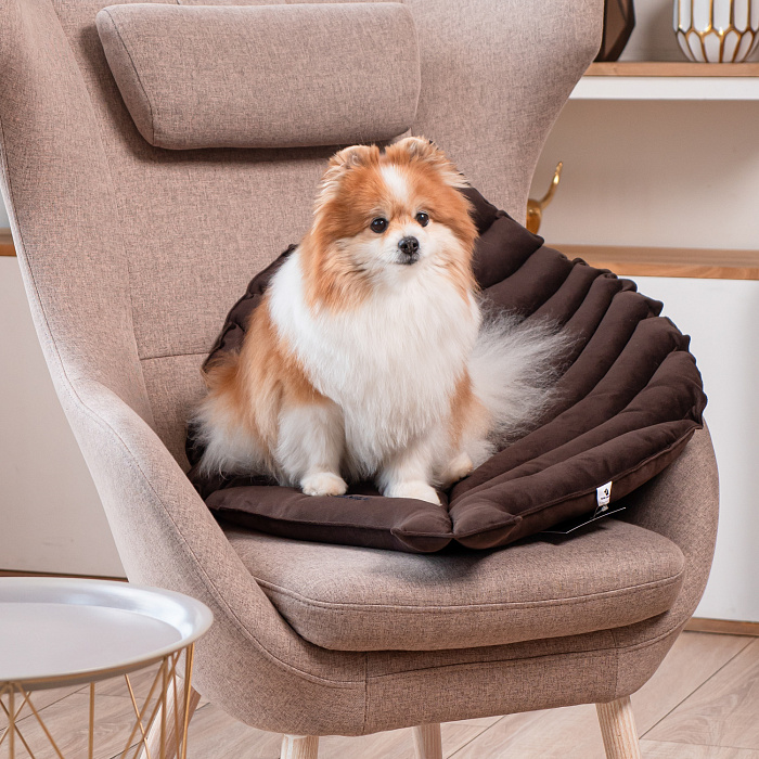 Лежанка Mr.Kranch для собак Листочек средняя размер 90х65х5см коричневая