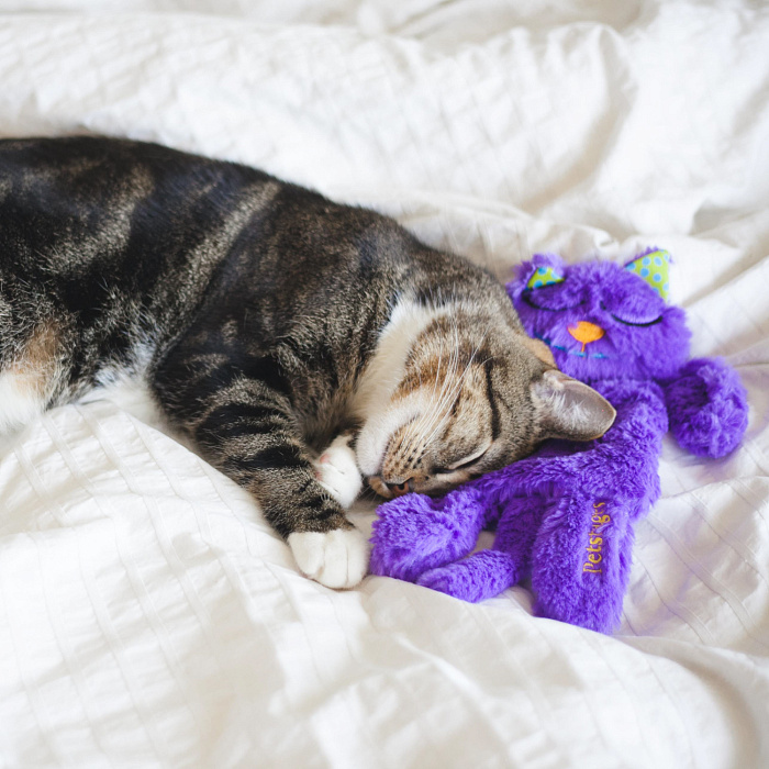 Игрушка Catstages для кошек "Мурчащая подушка" с кошачьей мятой, 30см