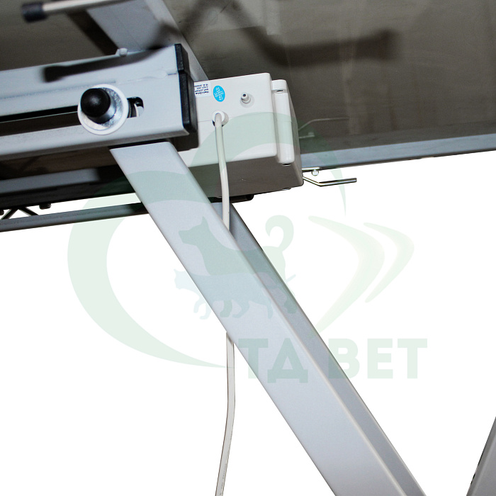 ТД ВЕТ Стол ветеринарный VETBOT-79 с носилками,1300x600x(330- 1050)h (каркас серый, пульт ручной)