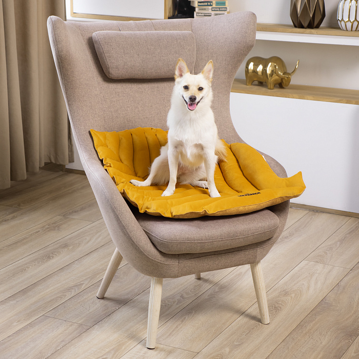 Лежанка Mr.Kranch для собак Листочек большая двусторонняя с имитацией кожи размер 120х73х6см охра