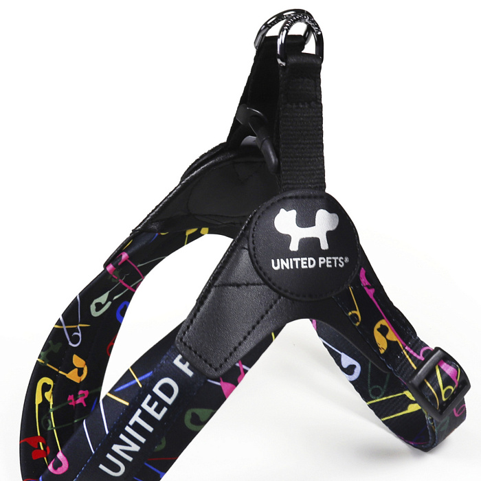Шлейка United Pets для собак Complete me 1.5 - XS 34-42, черный с разноцветными булавками СКИДКА 30%