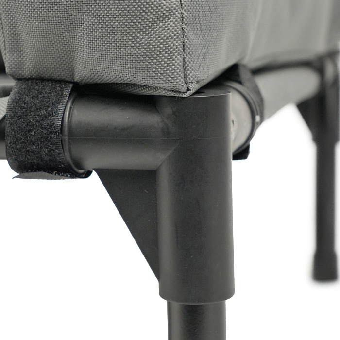 Лежанка-шезлонг каркасная для собак Mr.Kranch Elevated с мягкими бортиками средняя 81х63х27 см серая