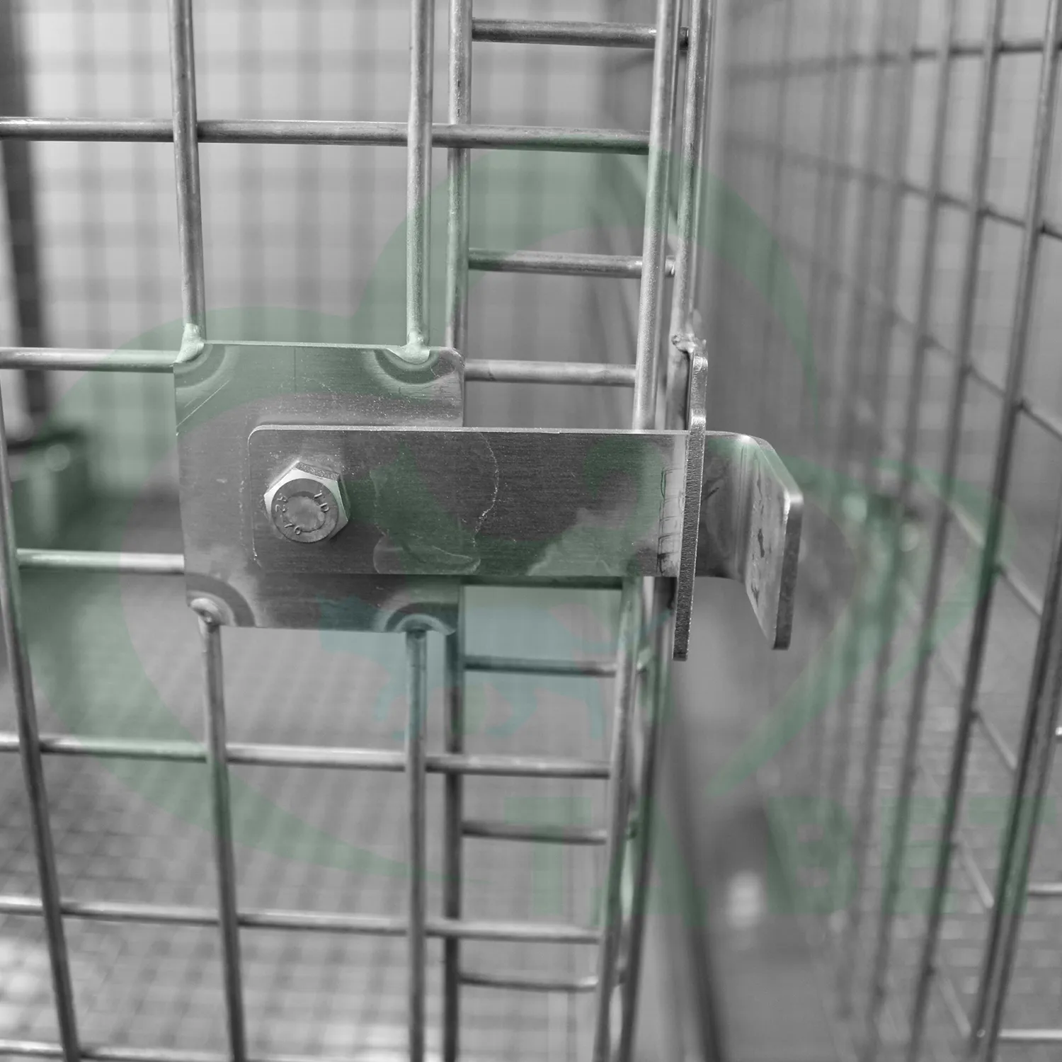 ТД ВЕТ Стеллаж с 15 подвесными клетками для лаб.кроликов 2000х500(650)х1720h