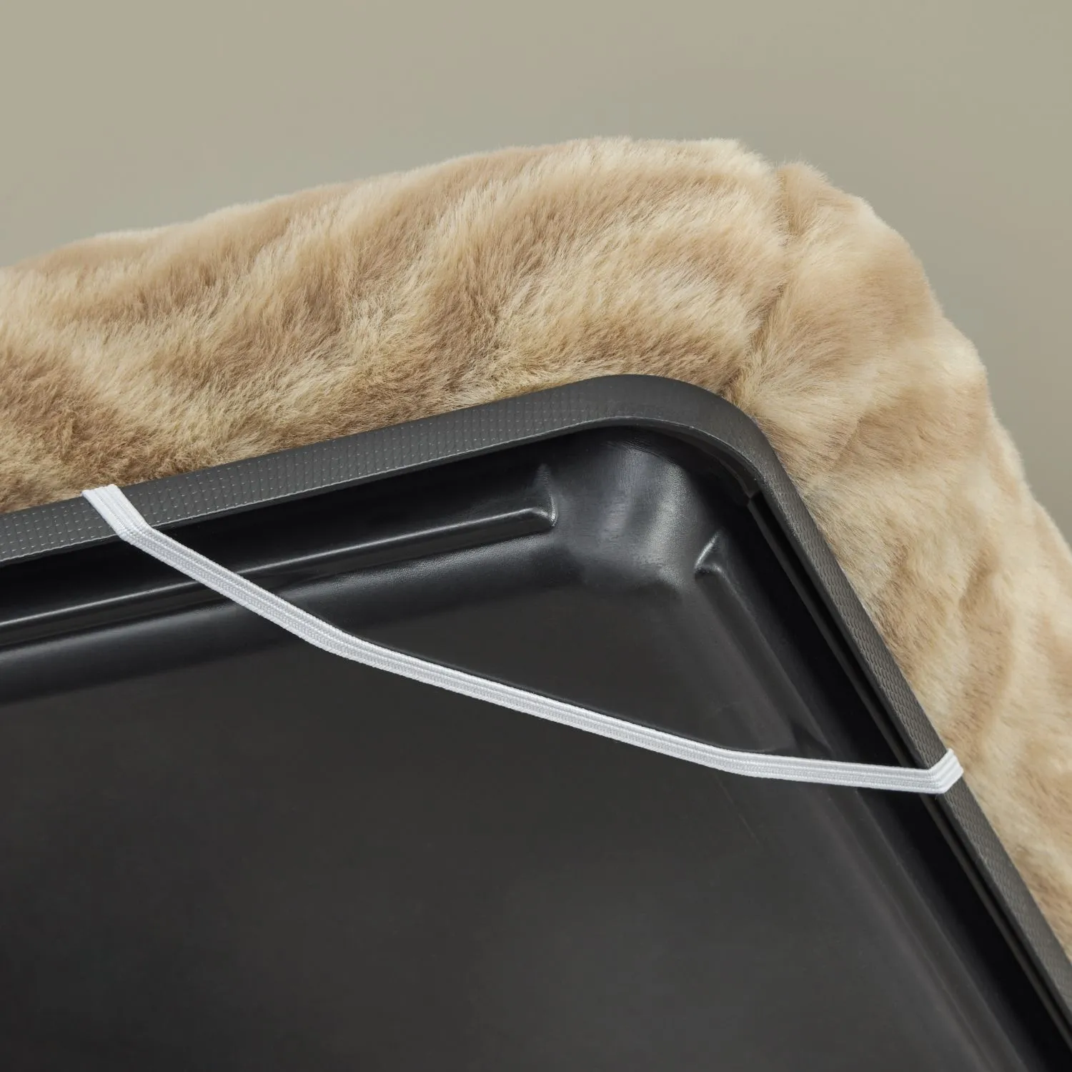 Лежанка MidWest Deluxe Wave Bed для собак и кошек меховая 41х30х6,5 см, цвет песочный