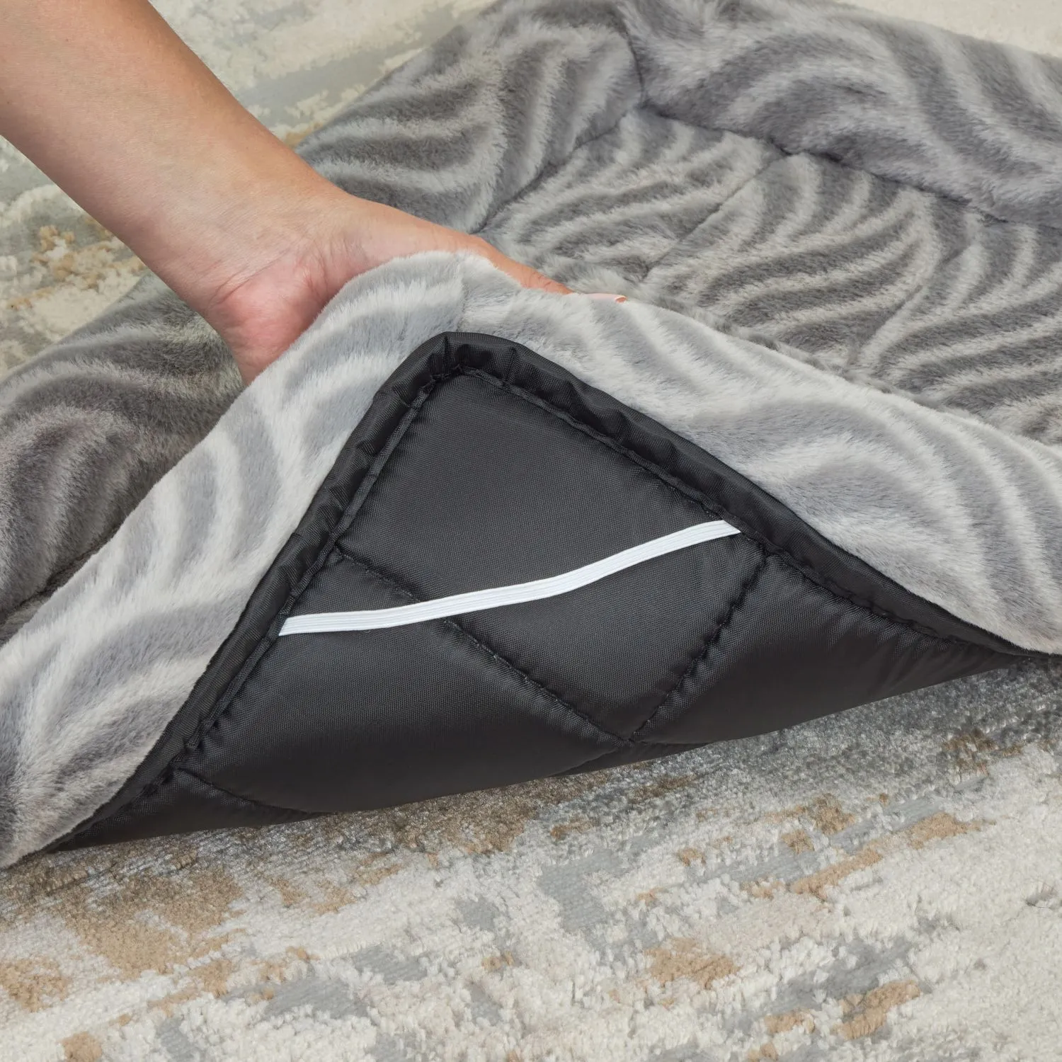 Лежанка MidWest Deluxe Wave Bed для собак и кошек меховая 85,5х56,5х8,5 см, серая СКИДКА 20%